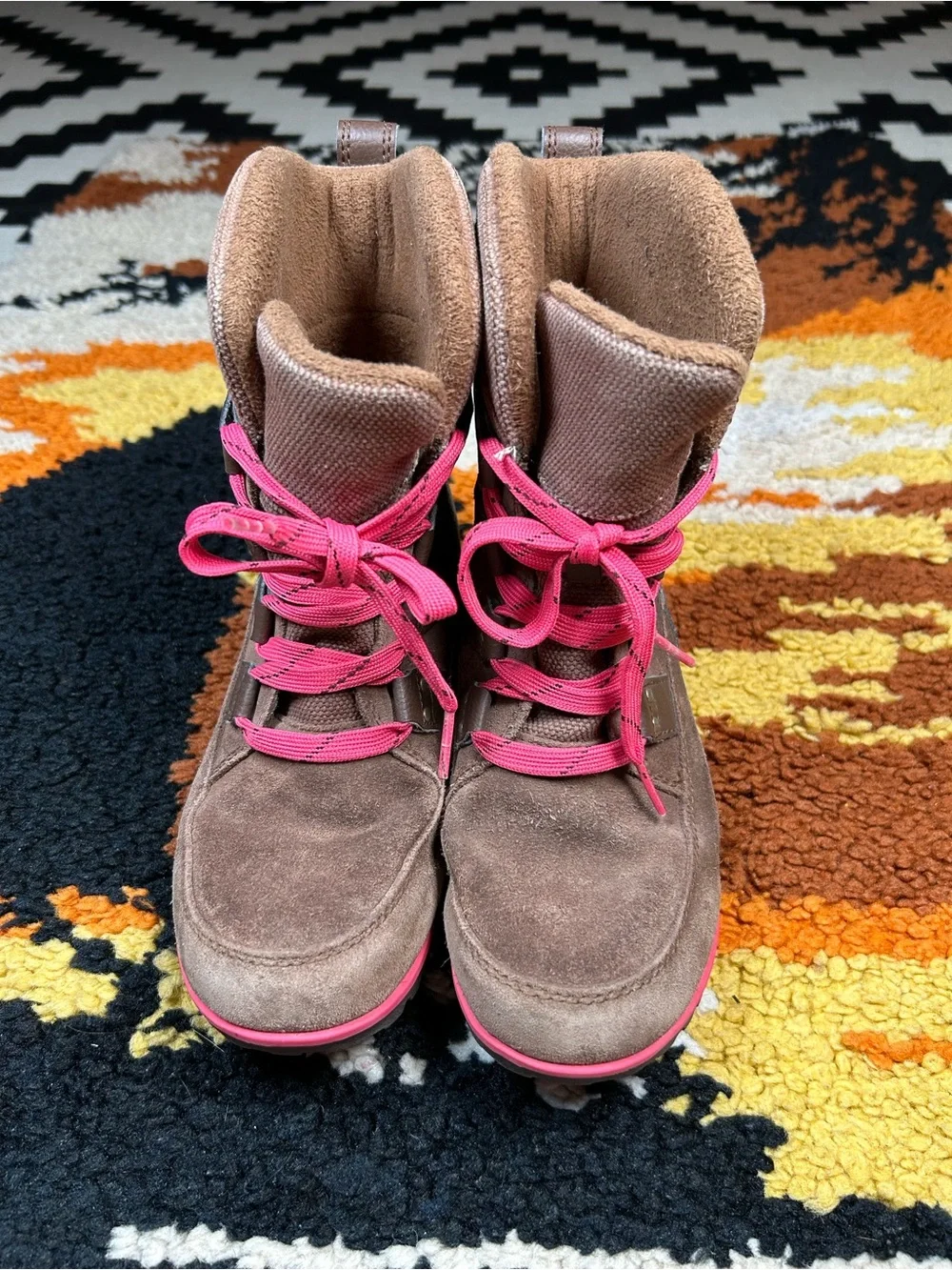 SOREL, Meadow lace up waterproof boots!!